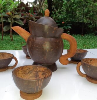 Coconut Shell Tea Pot With 4 Cups